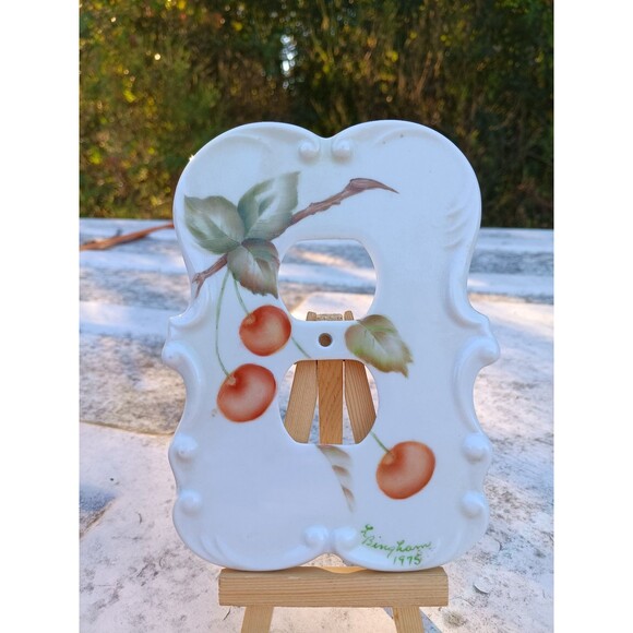 Vintage 1975 Hand Painted Artist Signed Light Switch Cover Ceramic - Picture 2 of 6